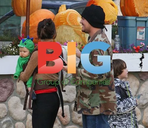 Evangeline Lilly and family at pumpkin carving