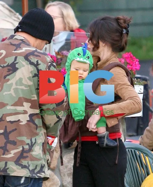 Evangeline Lilly and Boyfriend Out with Baby