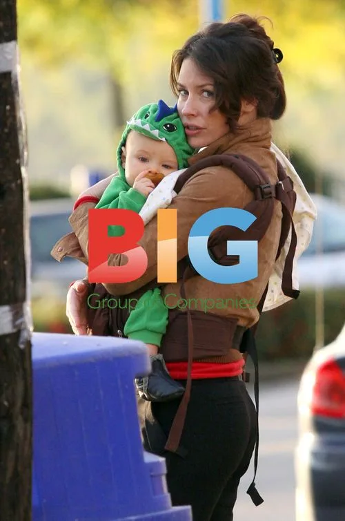 Evangeline Lilly and Family Pumpkin Carving