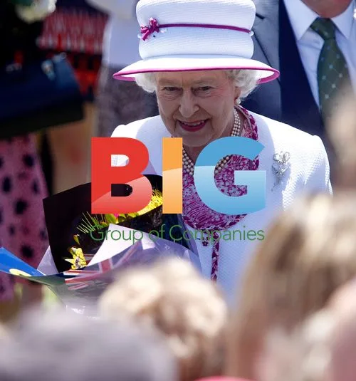 Queen Elizabeth II and Duke at Perth BBQ