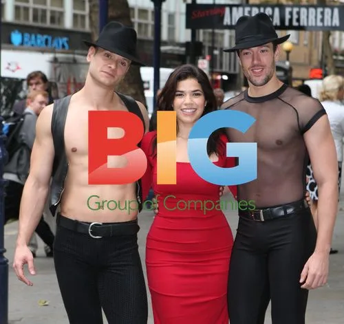 Darius Danesh and America Ferrera at Chicago Photocall