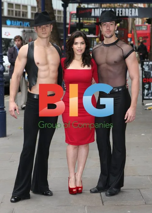 Darius Danesh and America Ferrera at Chicago Photocall