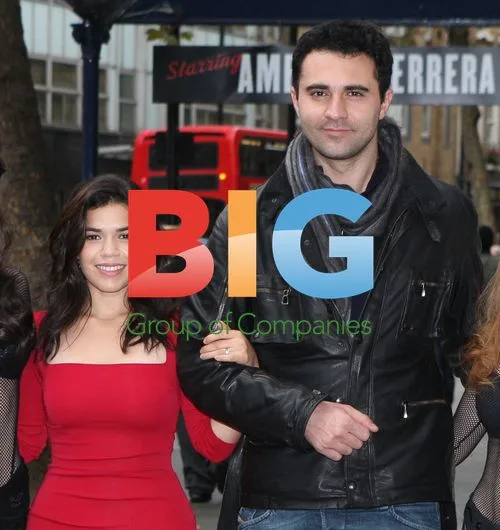 Darius Danesh and America Ferrera at Chicago Photocall
