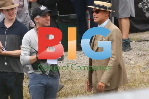 Tobey Maguire and Leonardo DiCaprio on Gatsby set