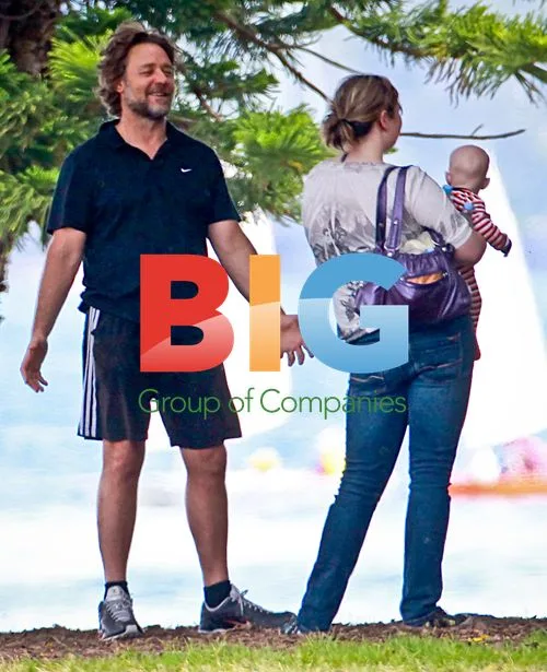 Russell Crowe and sons at park
