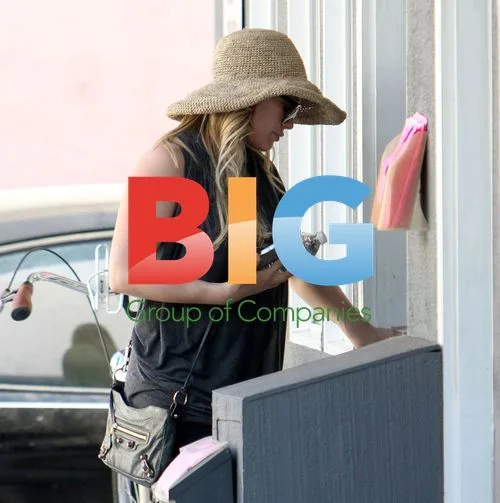 Hilary Duff Bike Ride After Yoga