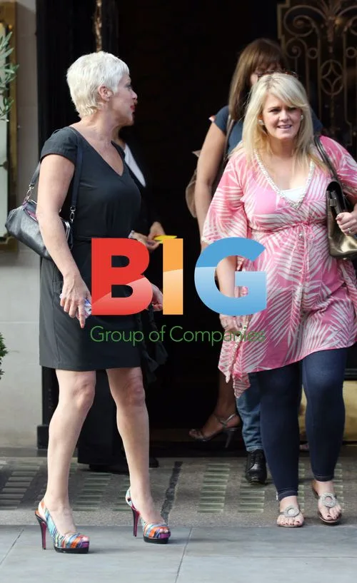 Loose Women Presenters Leaving Scotts Restaurant