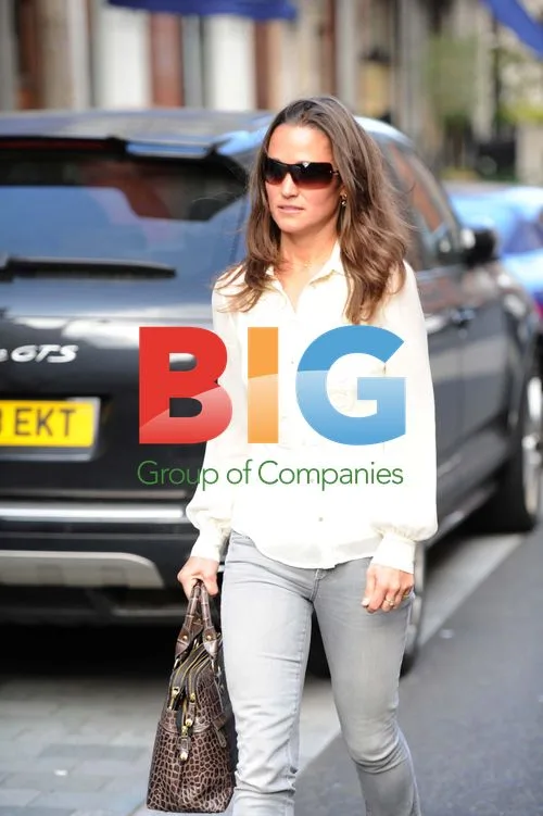 Pippa Middleton Gets Parking Ticket