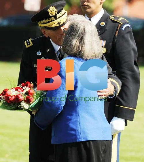 Gen. David Petraeus retires from Army