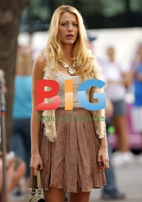 Blake Lively laughs on Gossip Girl set