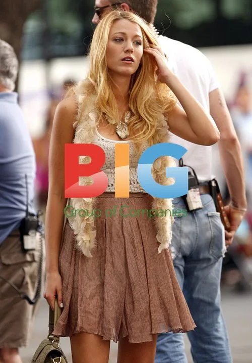 Blake Lively on Gossip Girl Set