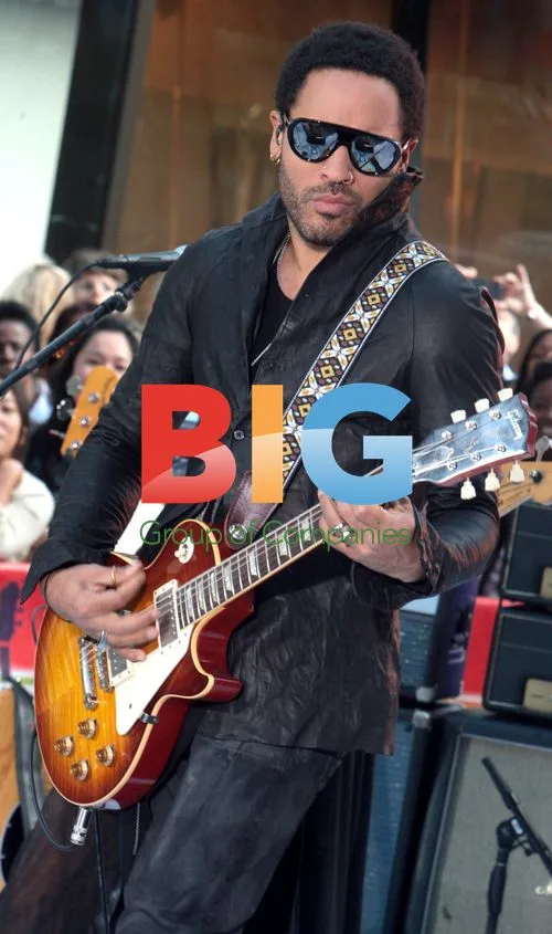 Lenny Kravitz Performs on 'Today Show'