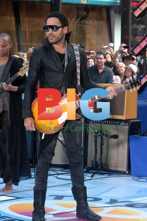 Lenny Kravitz Performs on 'Today Show'