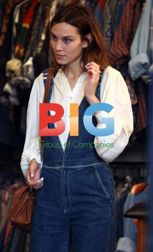 Alexa Chung Goes Shopping in Sydney
