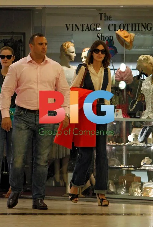 Alexa Chung Shopping in Sydney