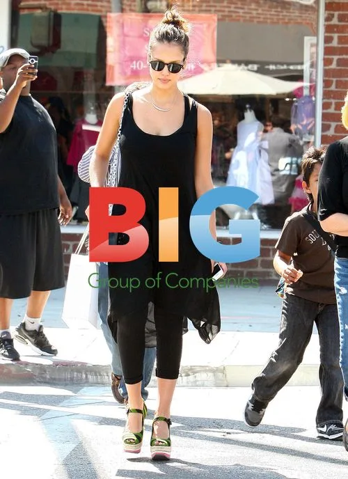 Jessica Alba Grabs Drink in LA