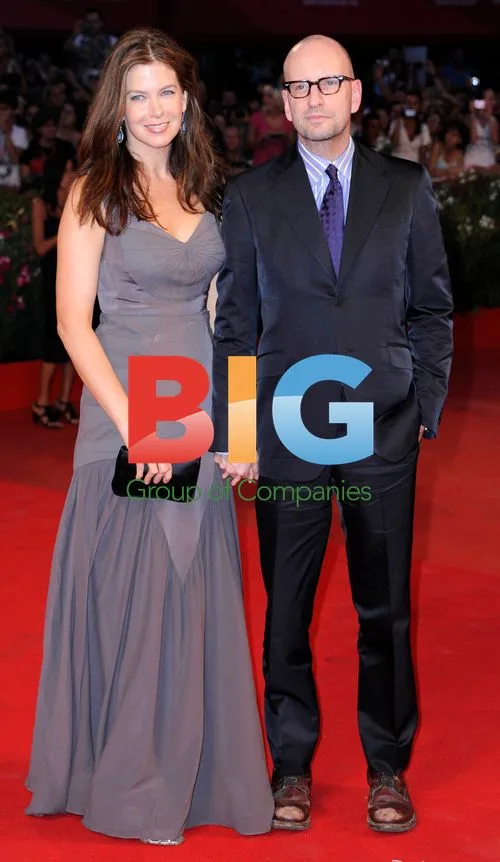 Jules Asner and Steven Soderbergh at Contagion premiere