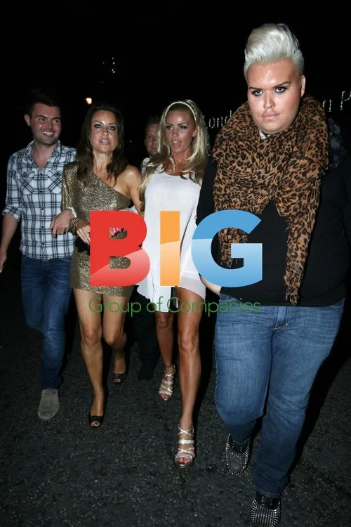 Katie Price Celebrates Boyfriend\'s Birthday