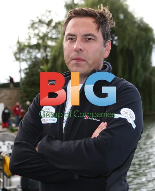 David Walliams Swims Thames for Sport Relief