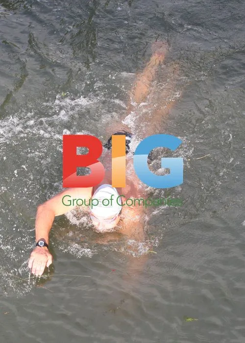 David Walliams Starts 140 Mile Thames Swim