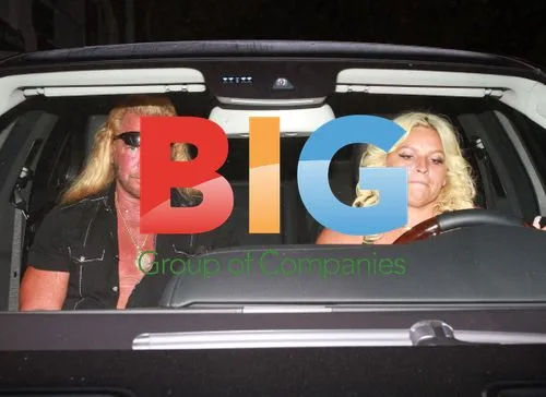 Dog the Bounty Hunter and Wife Beth Dining