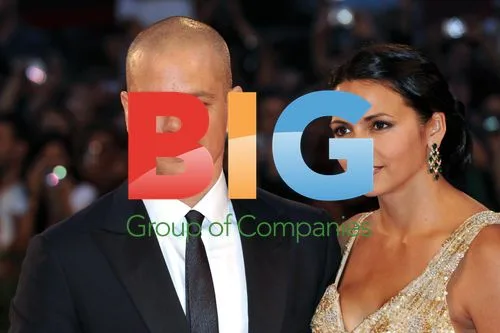 Matt Damon and Luciana Bozan Barroso at Contagion Premiere
