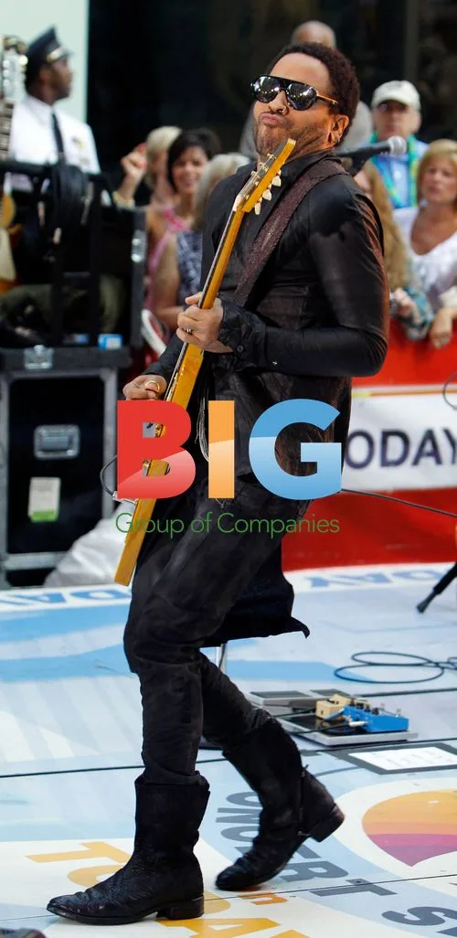 Lenny Kravitz Performs on 'Today Show'
