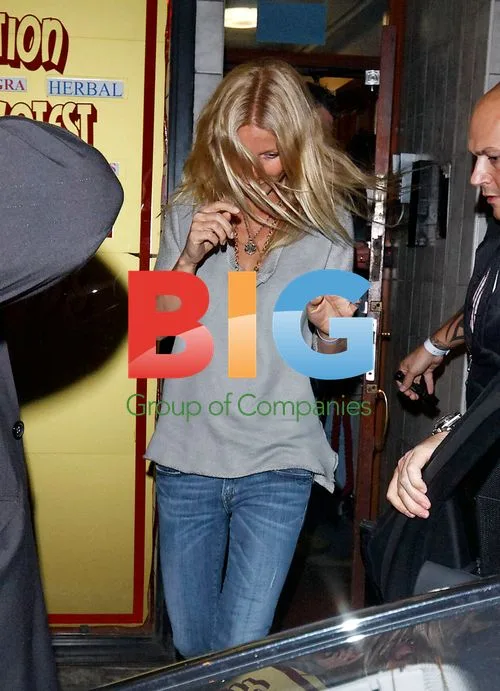 Gwyneth Paltrow Leaving Lenny Kravitz Gig in London