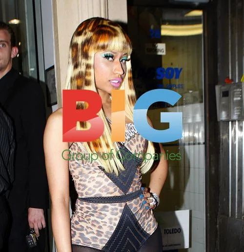 Nicki Minaj visits NYC jewelry store