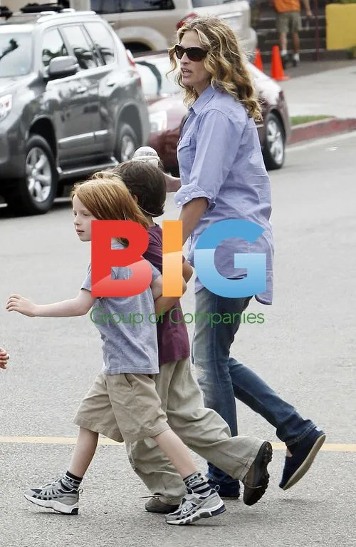 Julia Roberts with twins in LA