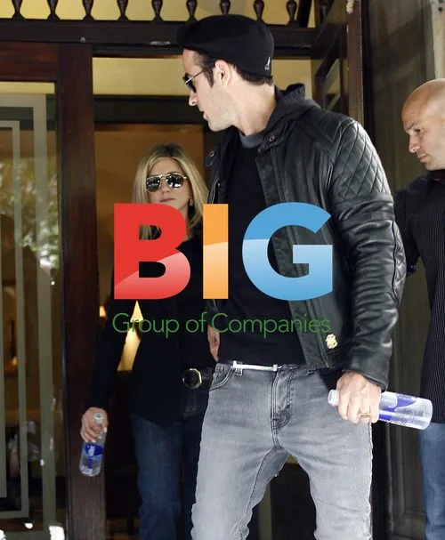 Jennifer Aniston and Justin Theroux Stroll