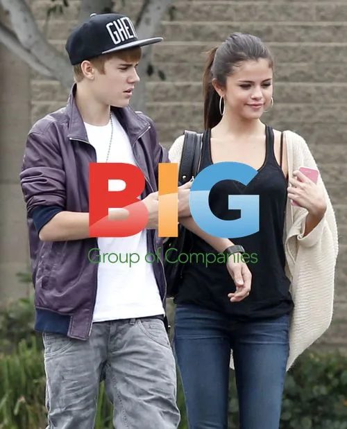 Justin Bieber and Selena Gomez Shopping