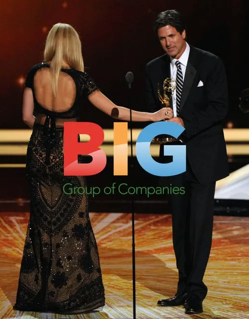 Steven Levitan Accepts Emmy Award