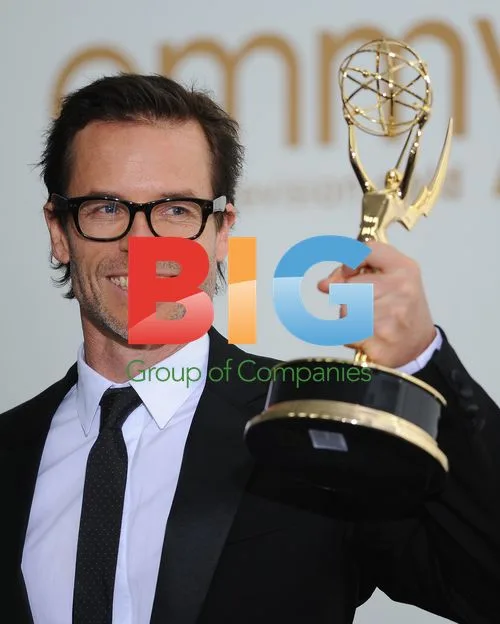 Guy Pearce Wins Emmy