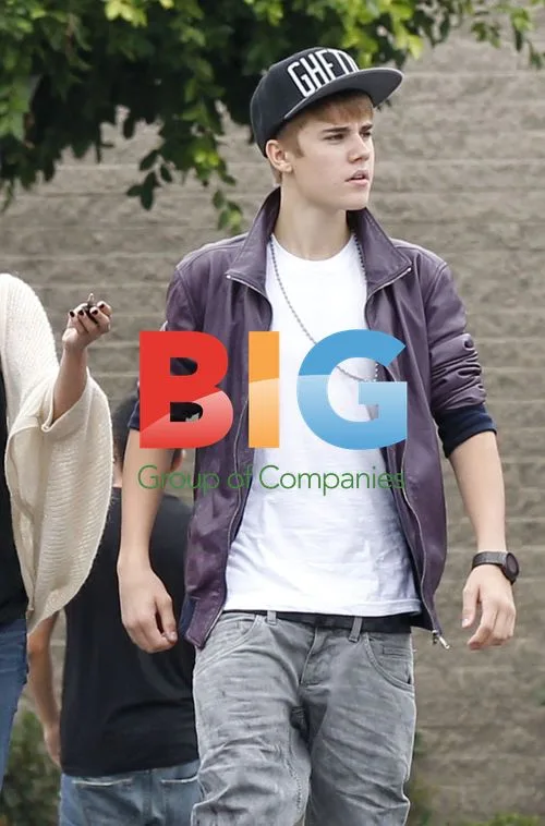 Justin Bieber and Selena Gomez Shopping