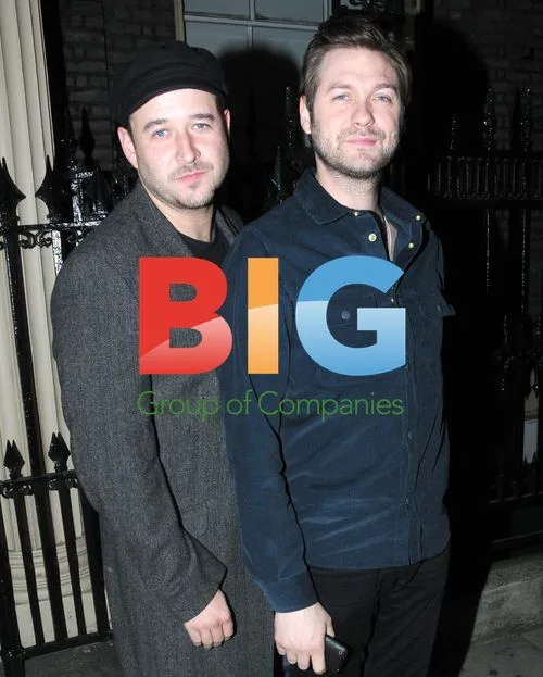 Kasabian Spotted at London Bar
