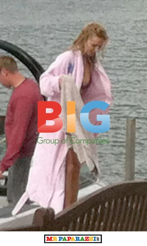 Geri Halliwell Water Skiing with Daughter