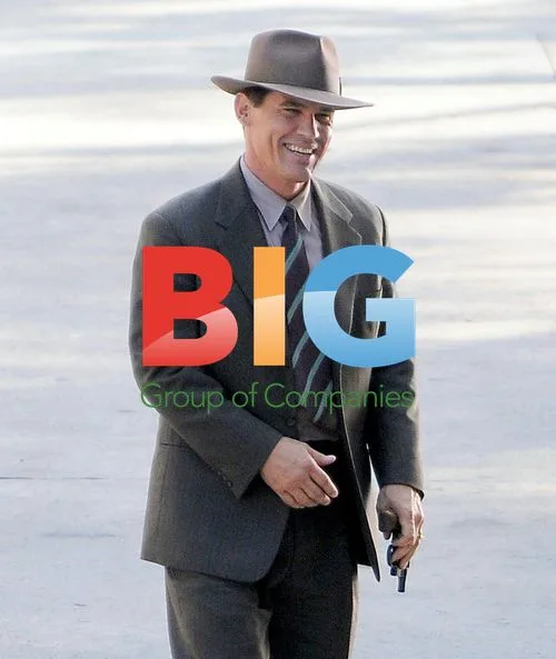 Josh Brolin on set of "The Gangsters Squad"