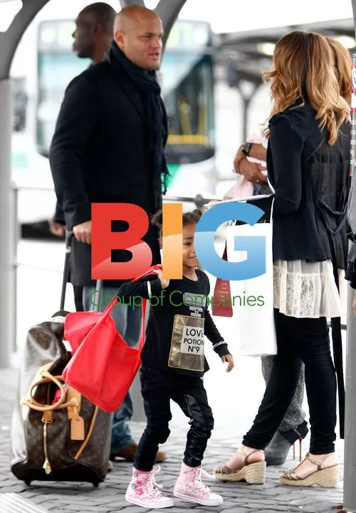 Mel B and Family Arrive in Perth