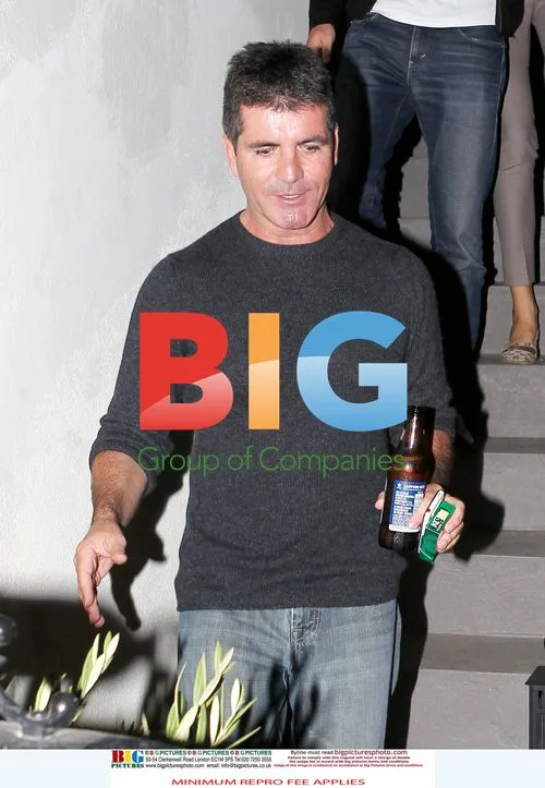 Simon Cowell Leaves Friend's House With Fiance Mezhgan