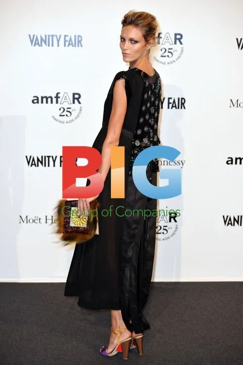Anja Rubik at amfAR MILANO 2011
