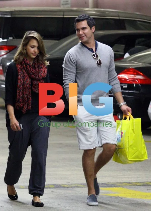 Jessica Alba & Cash Warren at Whole Foods