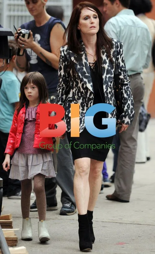 Julianne Moore and Onata Aprile on "What Maisie Knew" Set