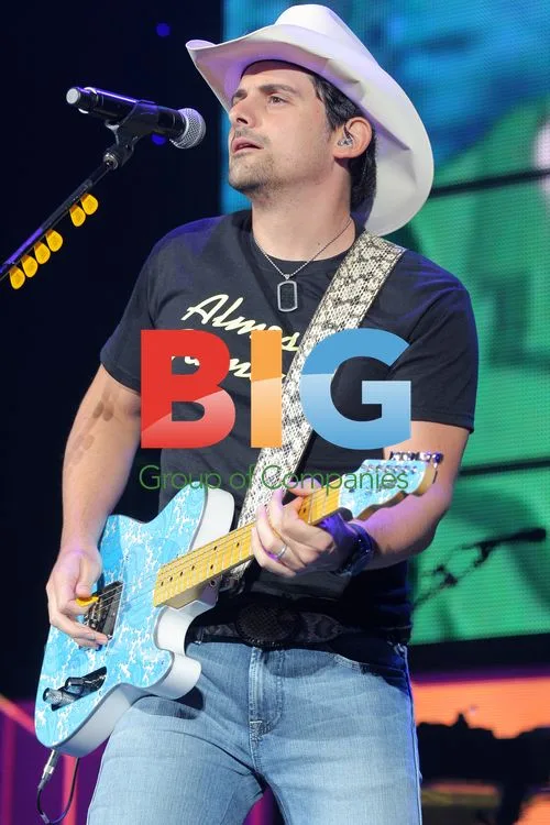 Brad Paisley Performs in Florida