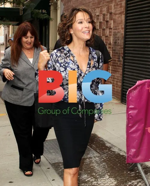 Jennifer Grey Arrives at Wendy Williams Show