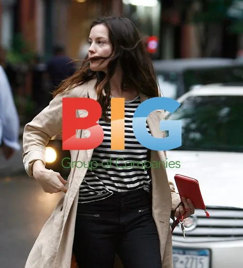 Liv Tyler Strolling in NYC