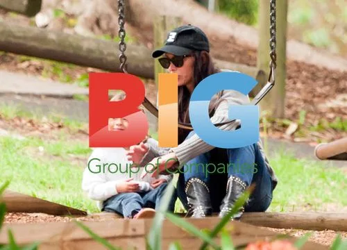 Erica Packer plays with kids in Sydney