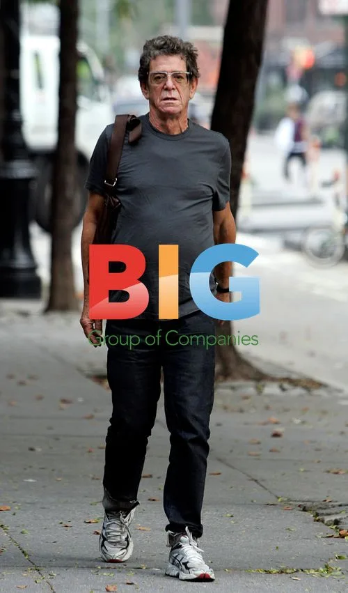 Lou Reed strolling in NYC