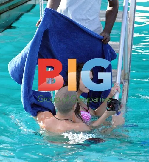 The Wanted's Max George and Michelle Keegan swim with turtles