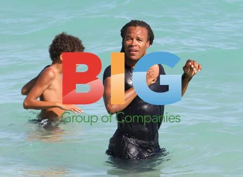 Edgar Davids Enjoys Beach Day with Family